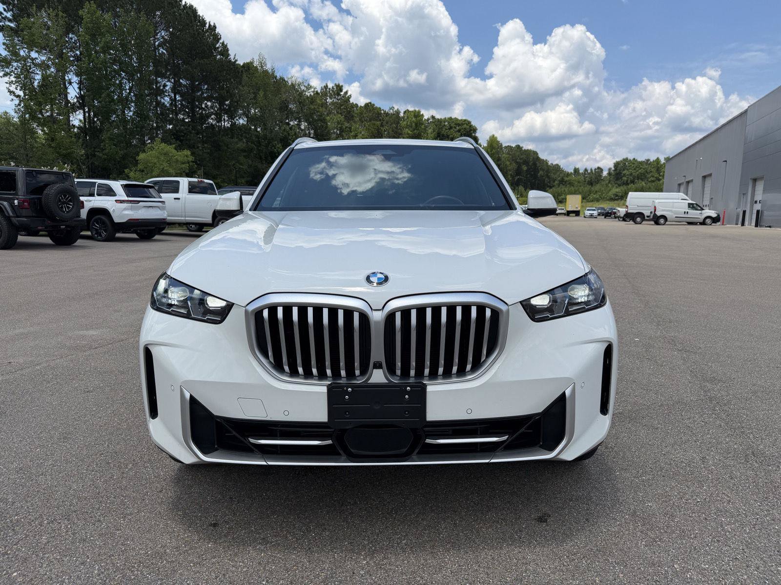 Used 2026 BMW X5 sDrive40i RWD image 2