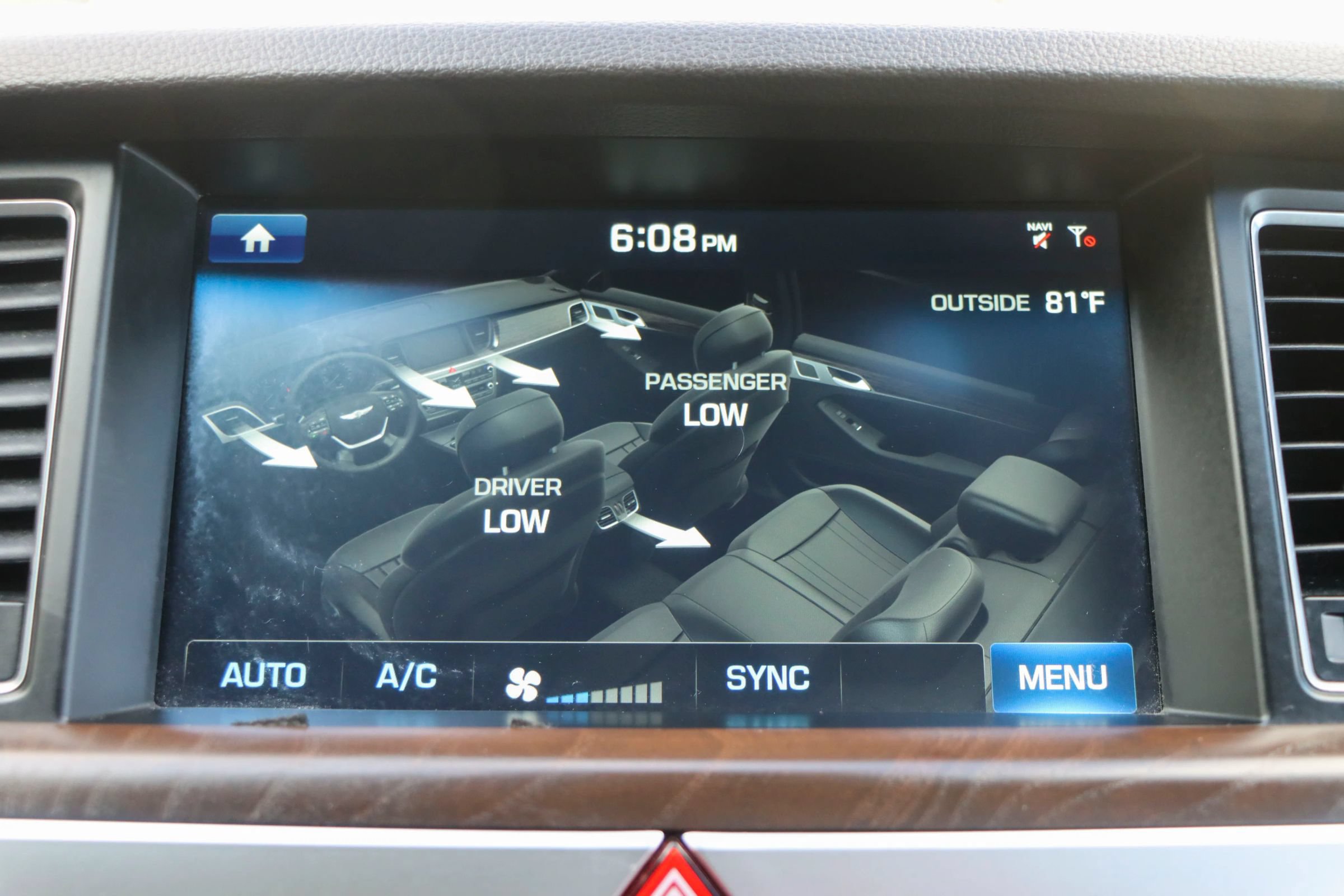 Used 2015 Hyundai Genesis 3.8 w/ Option Group 04 AWD/4WD image 41