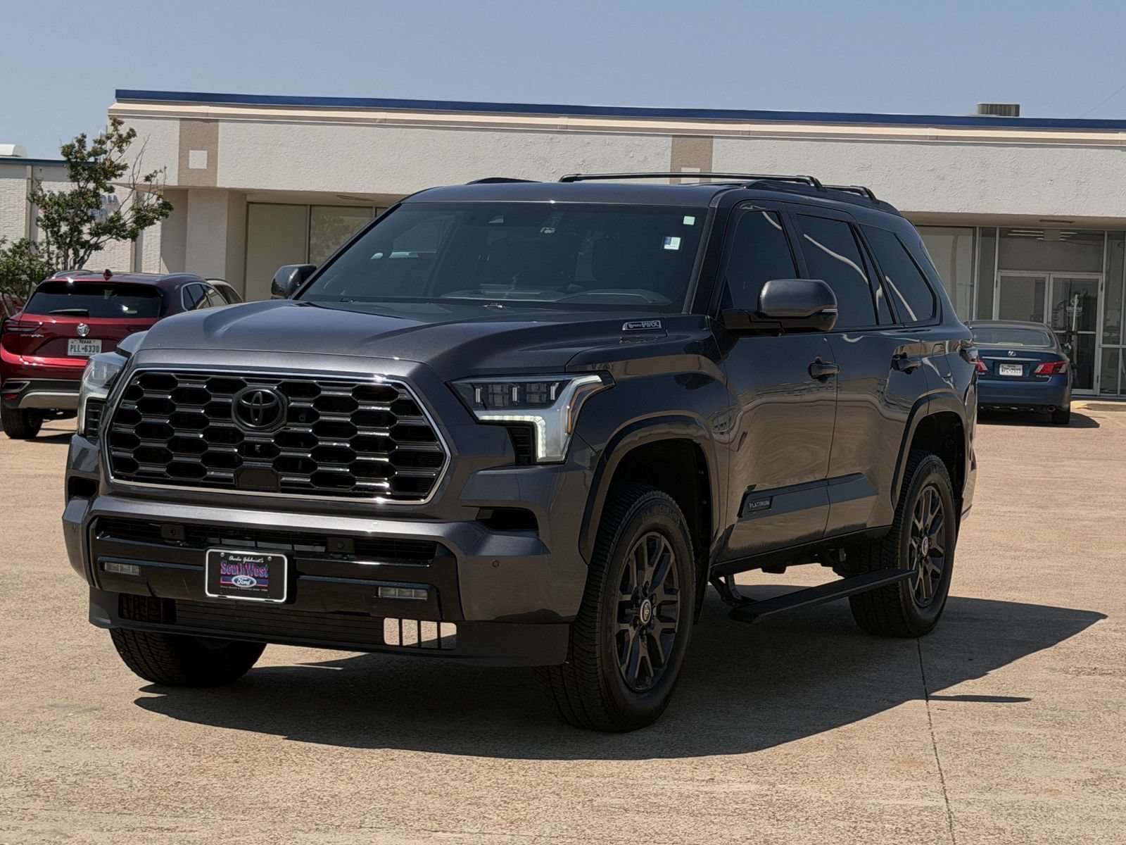 Used 2024 Toyota Sequoia Platinum AWD/4WD image 8