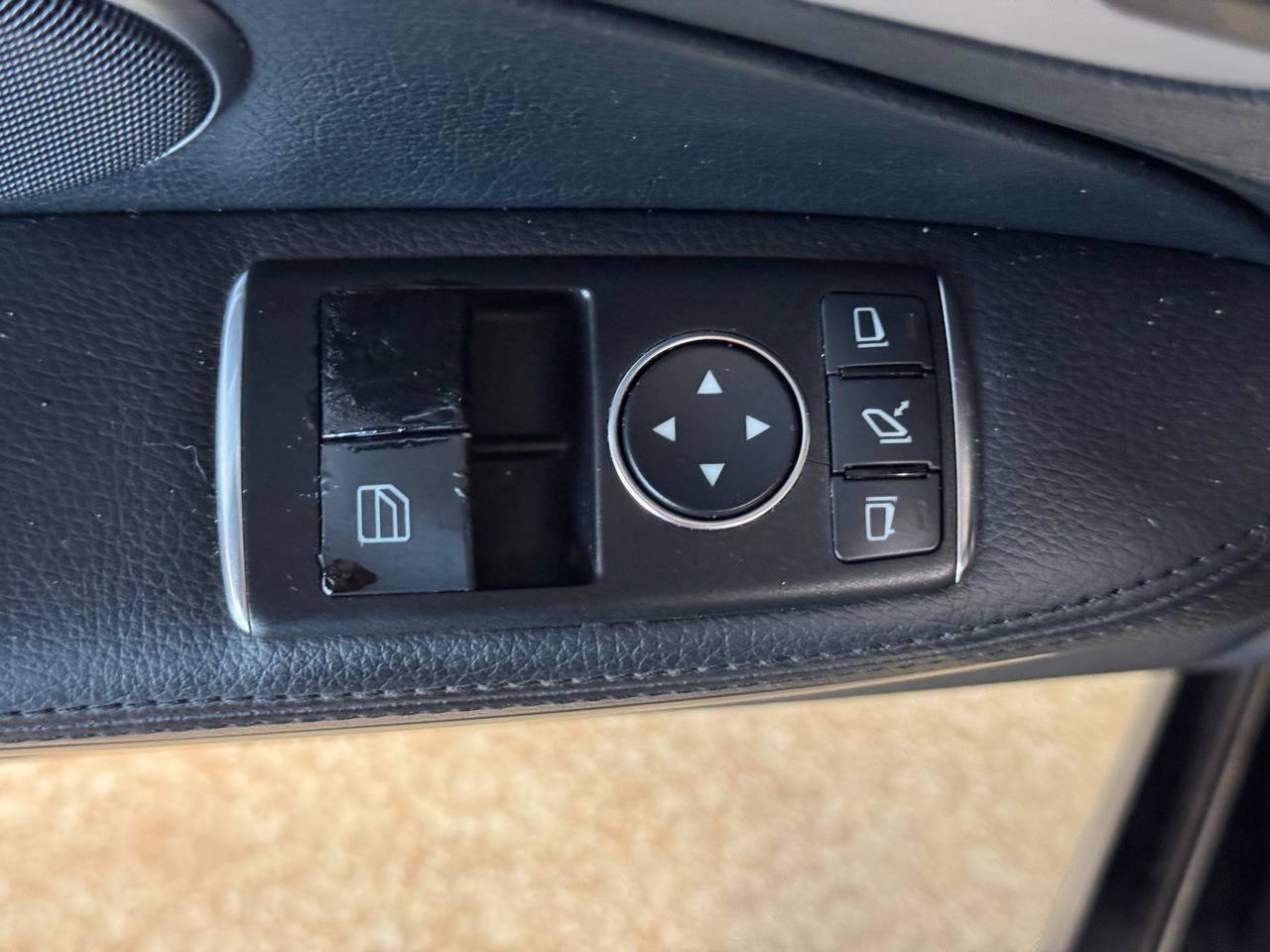 Used 2013 Mercedes-Benz SLK 250 image 13