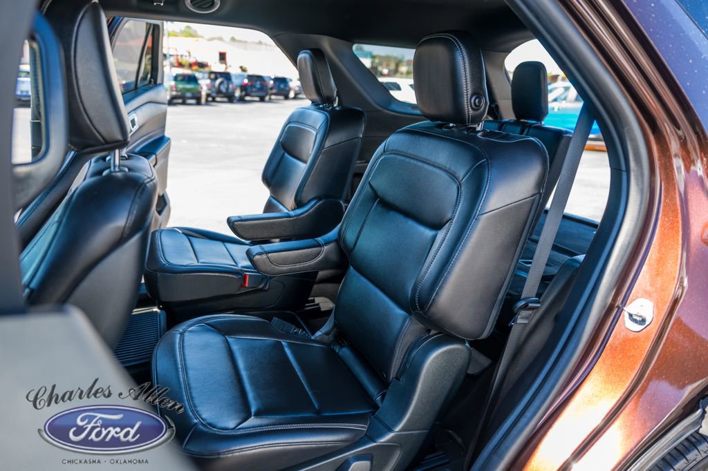Used 2020 Ford Explorer XLT w/ Equipment Group 202A RWD image 11