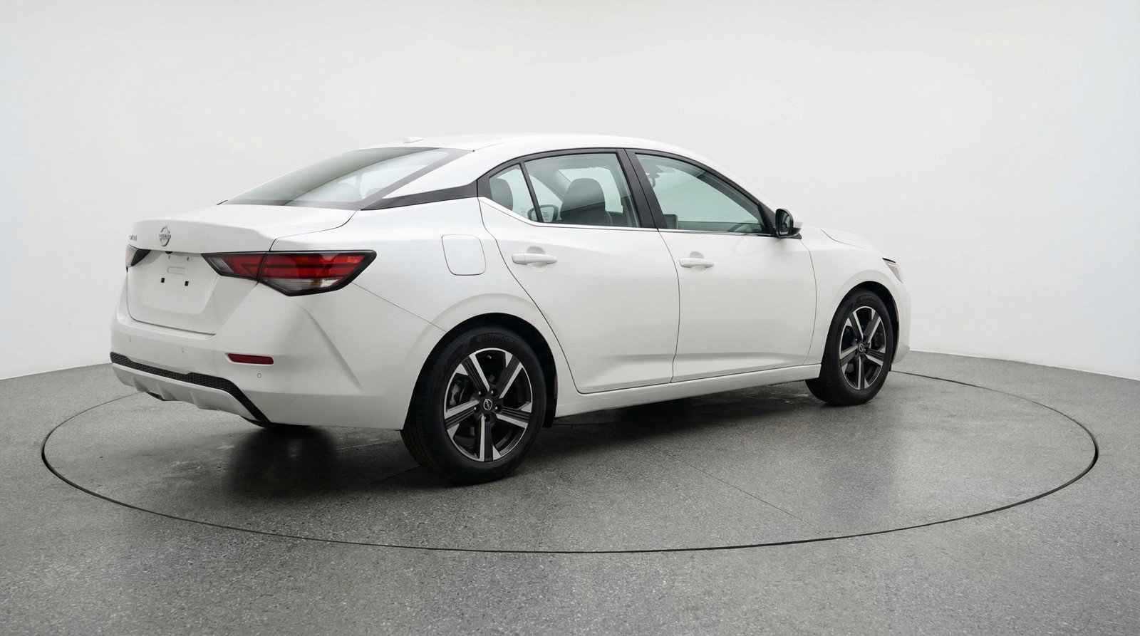 Used 2025 Nissan Sentra SV image 9