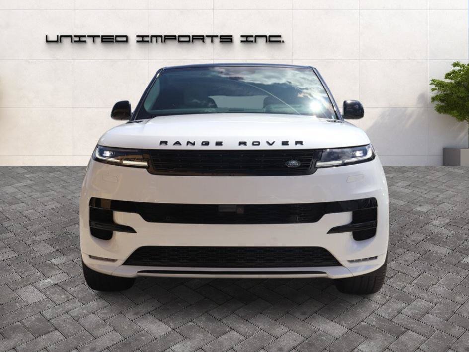 Used 2024 Land Rover Range Rover Sport Dynamic SE AWD/4WD image 2