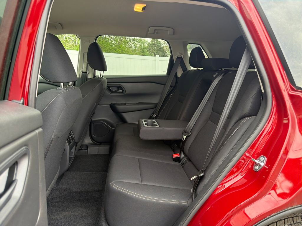 Used 2025 Nissan Rogue S FWD image 29