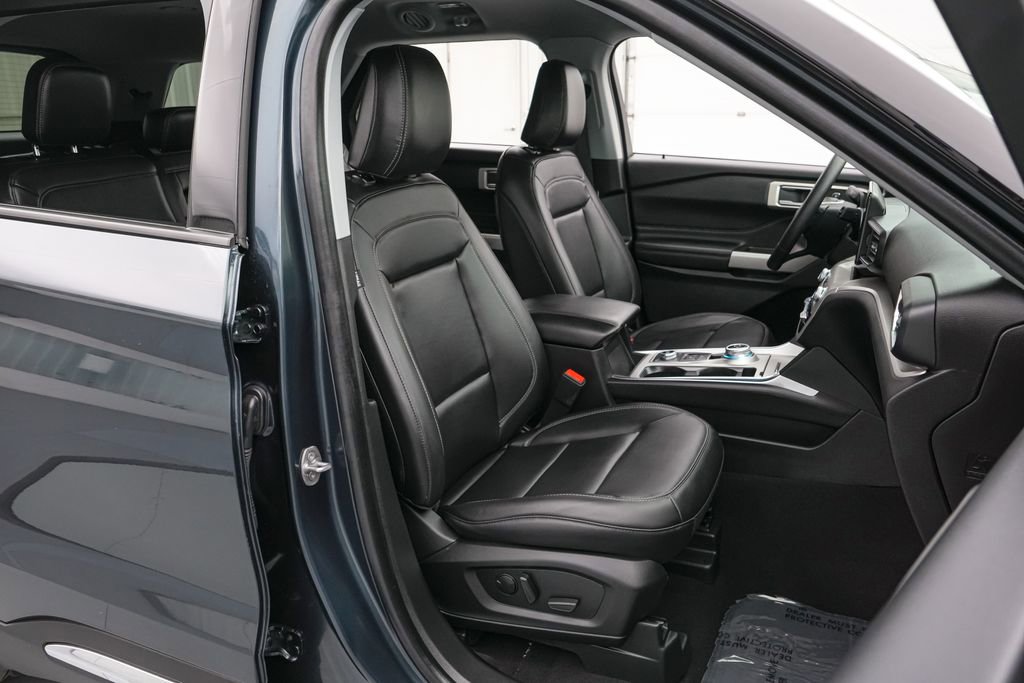 Certified 2023 Ford Explorer XLT w/ Equipment Group 202A image 23