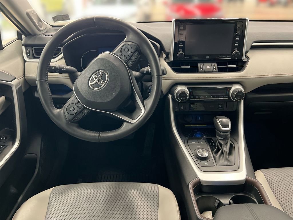 Used 2020 Toyota RAV4 Limited image 20