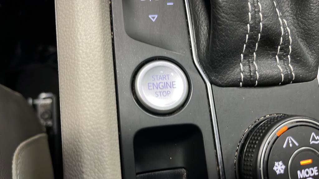 Used 2021 Volkswagen Atlas SEL Premium image 23