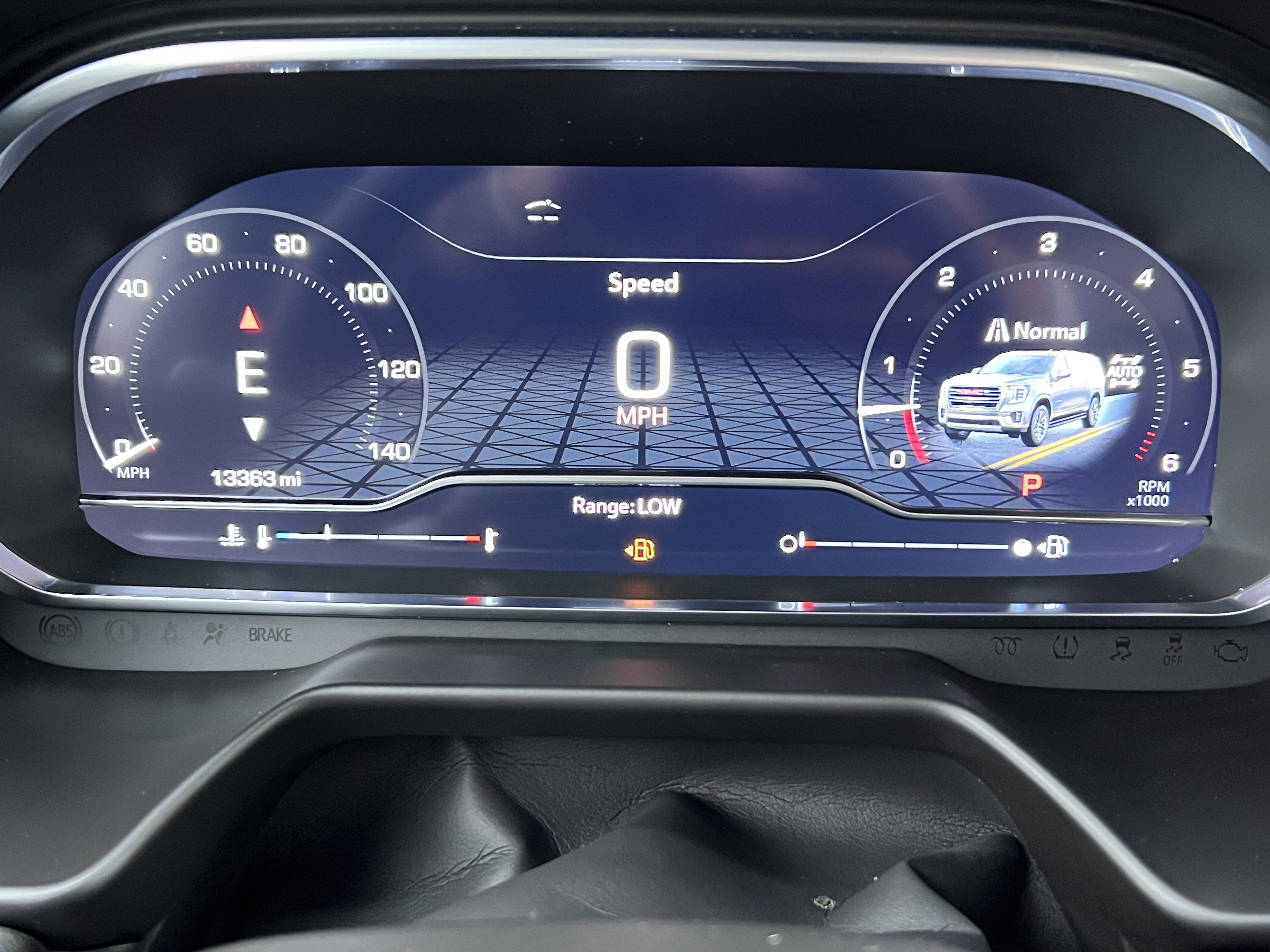 Used 2024 GMC Yukon SLT w/ SLT Luxury Package image 33