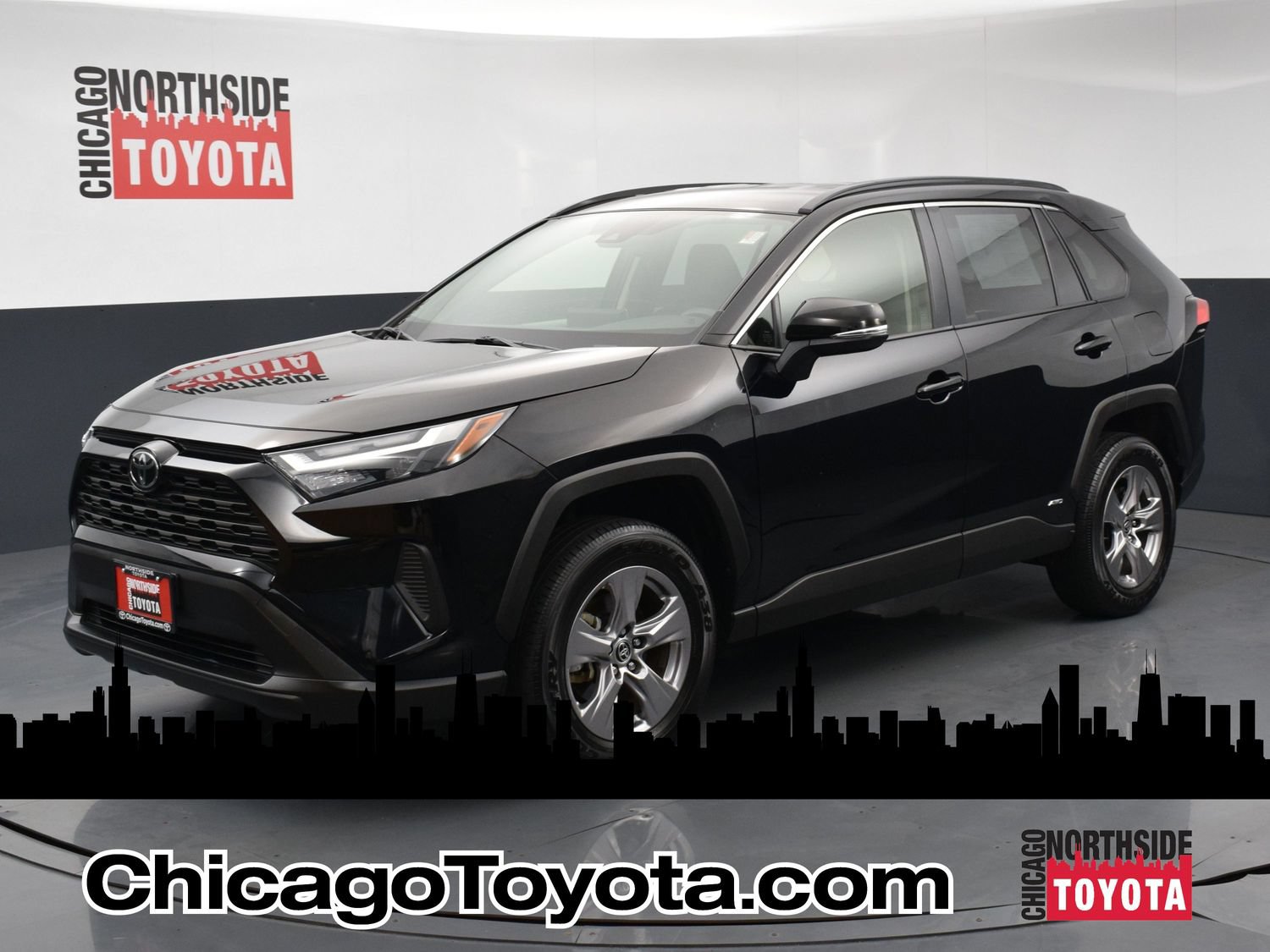 Used 2025 Toyota RAV4 LE AWD/4WD image 1