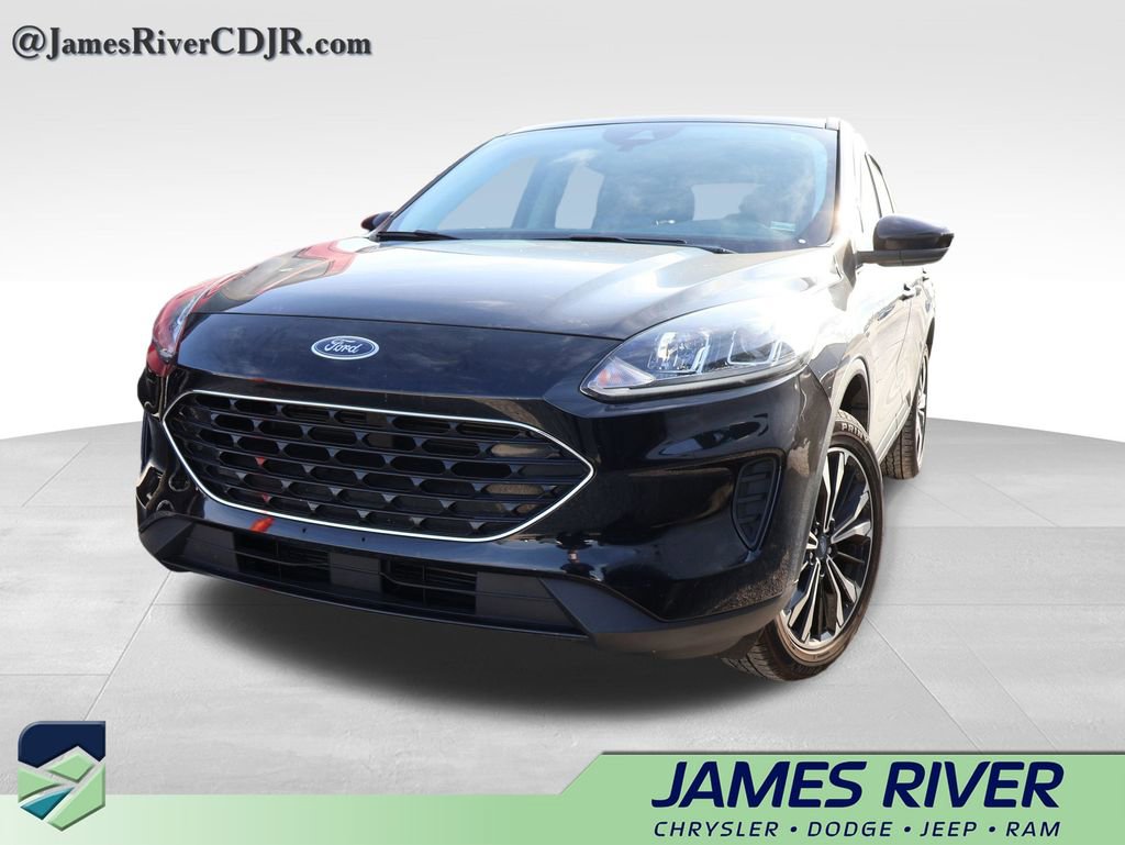 Used 2022 Ford Escape SE w/ SE Sport Appearance Package image 1