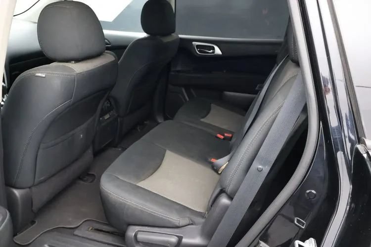 Used 2017 Nissan Pathfinder SV AWD/4WD image 15