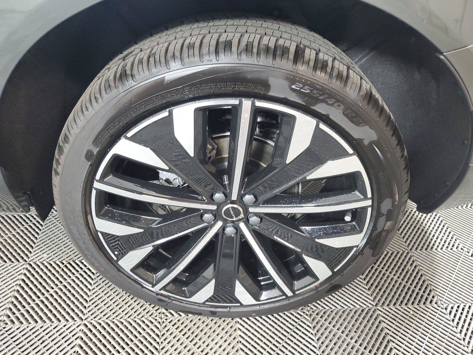 New 2027 Volvo XC60 B5 Ultra AWD/4WD image 11