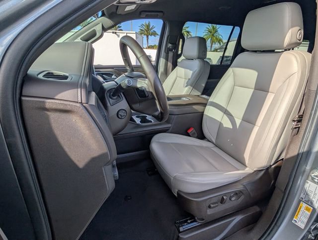 Used 2022 Chevrolet Suburban LT w/ Luxury Package image 4