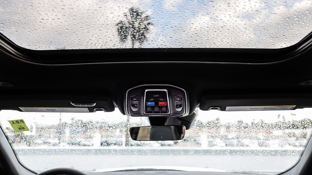 New 2026 Jeep Grand Cherokee Limited w/ Limited Altitude Package AWD/4WD image 19