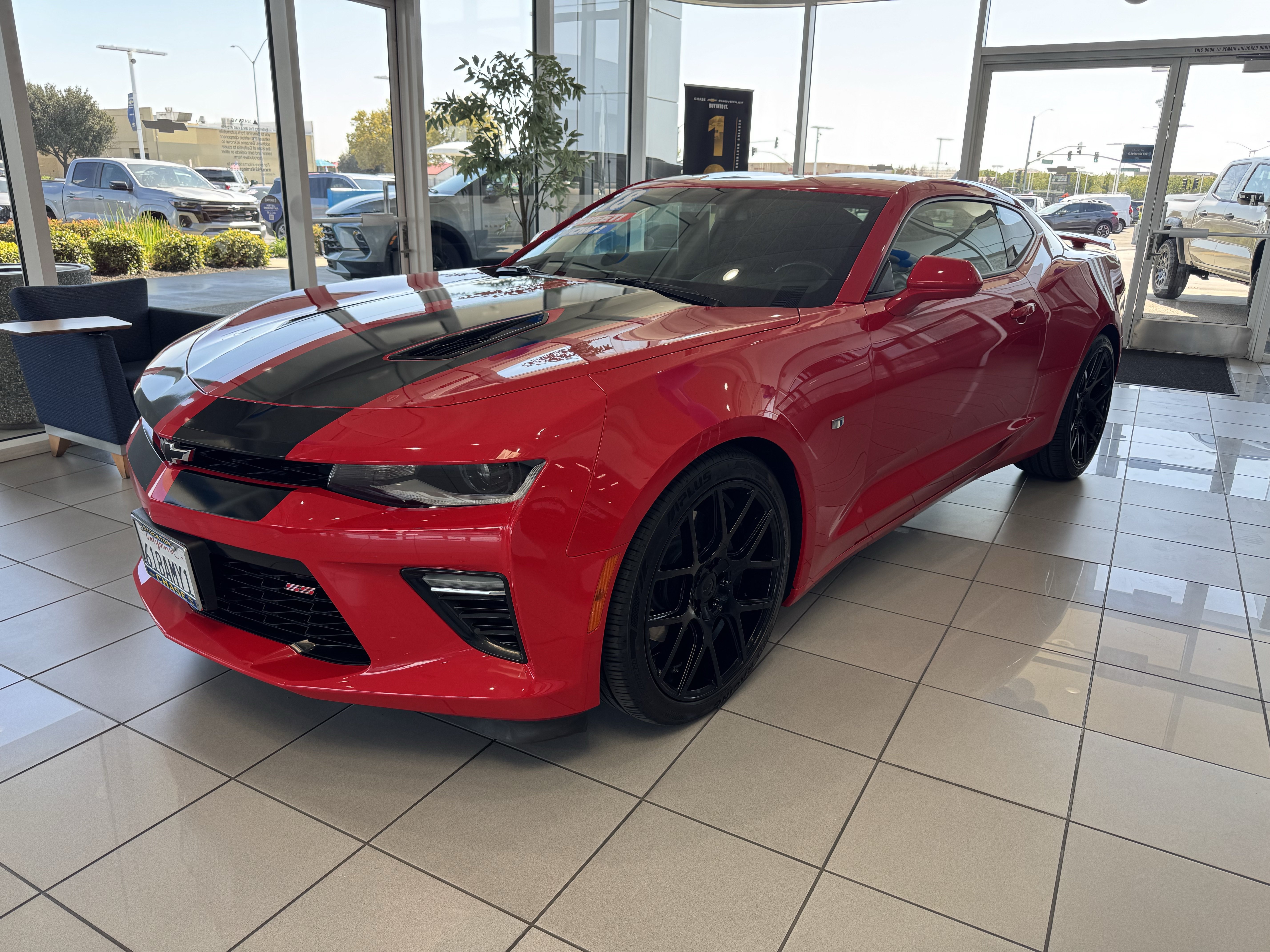 Used 2018 Chevrolet Camaro SS RWD image 2