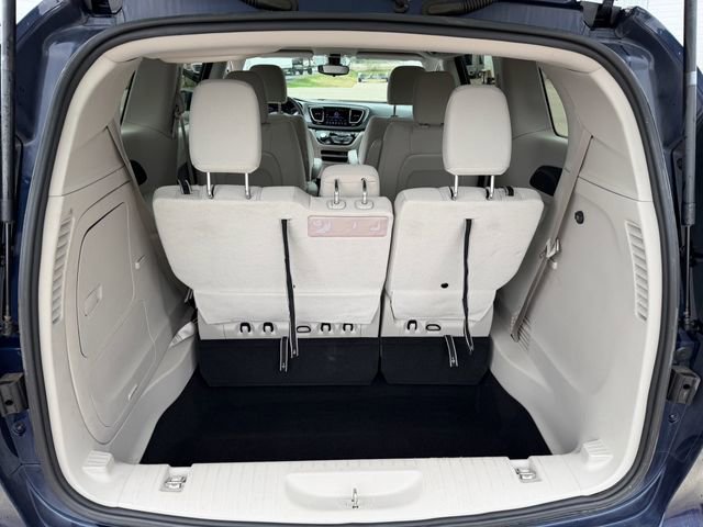 Used 2017 Chrysler Pacifica Touring Plus FWD image 27