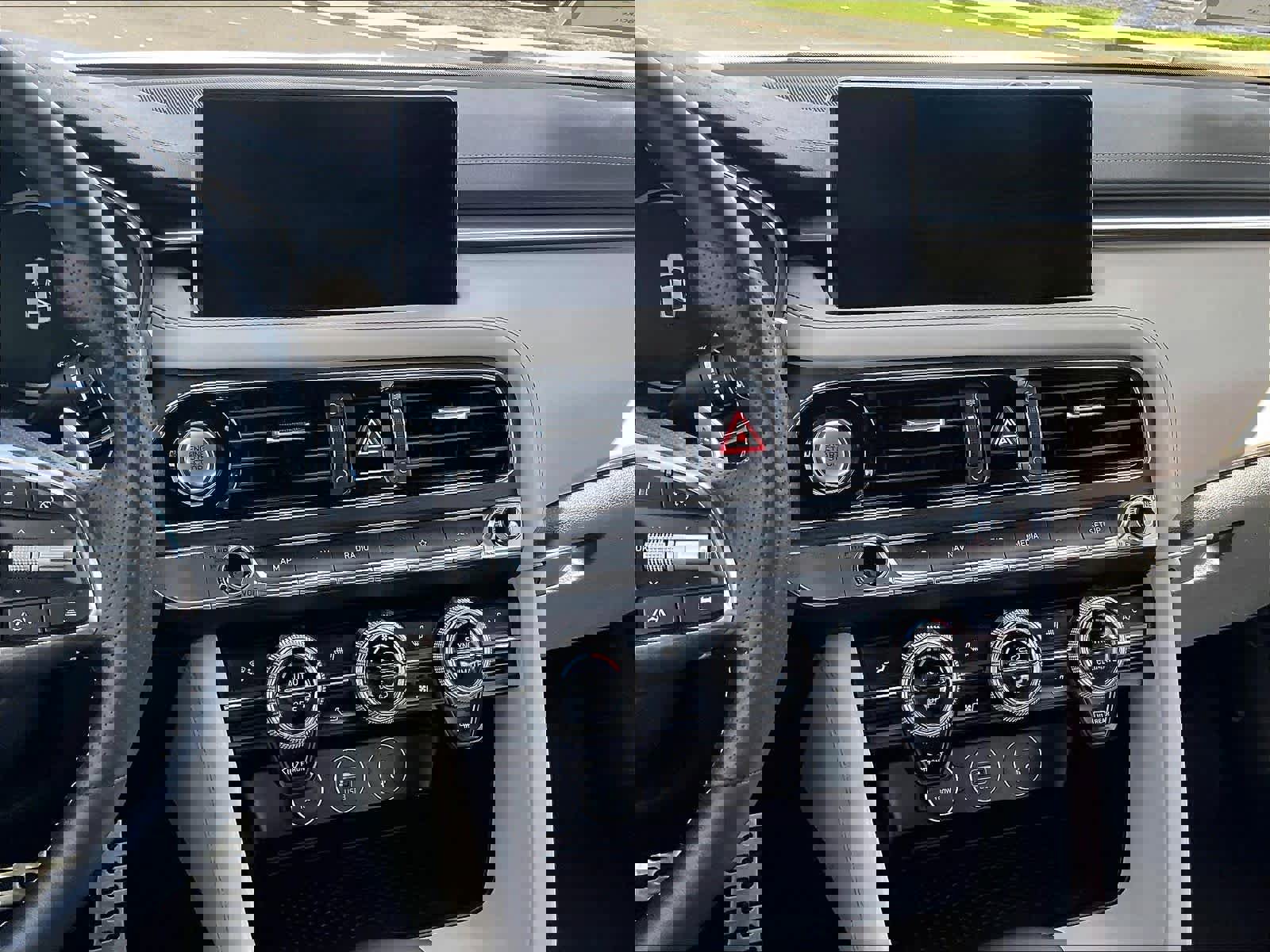 Used 2023 Genesis G70 2.0T w/ Sport Prestige Package image 8