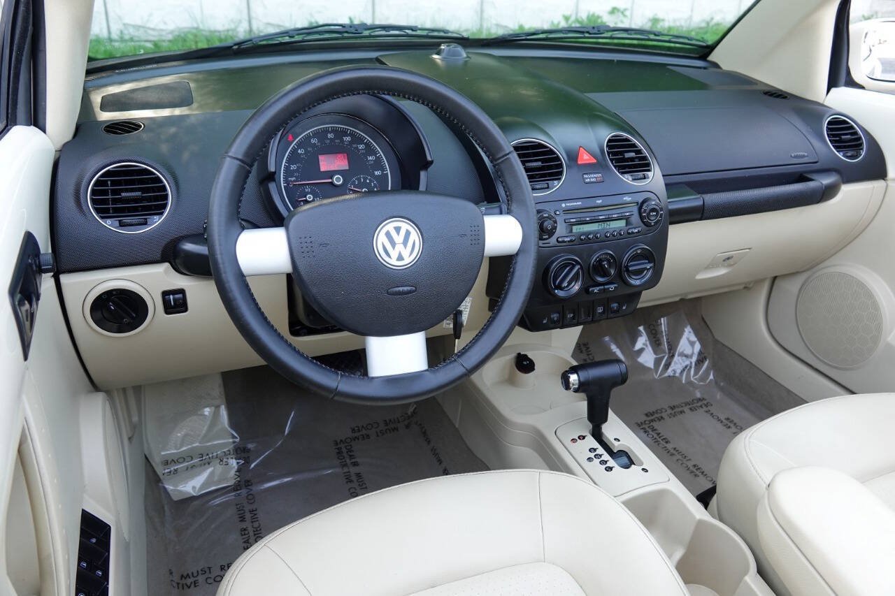 Used 2008 Volkswagen Beetle SE FWD image 74