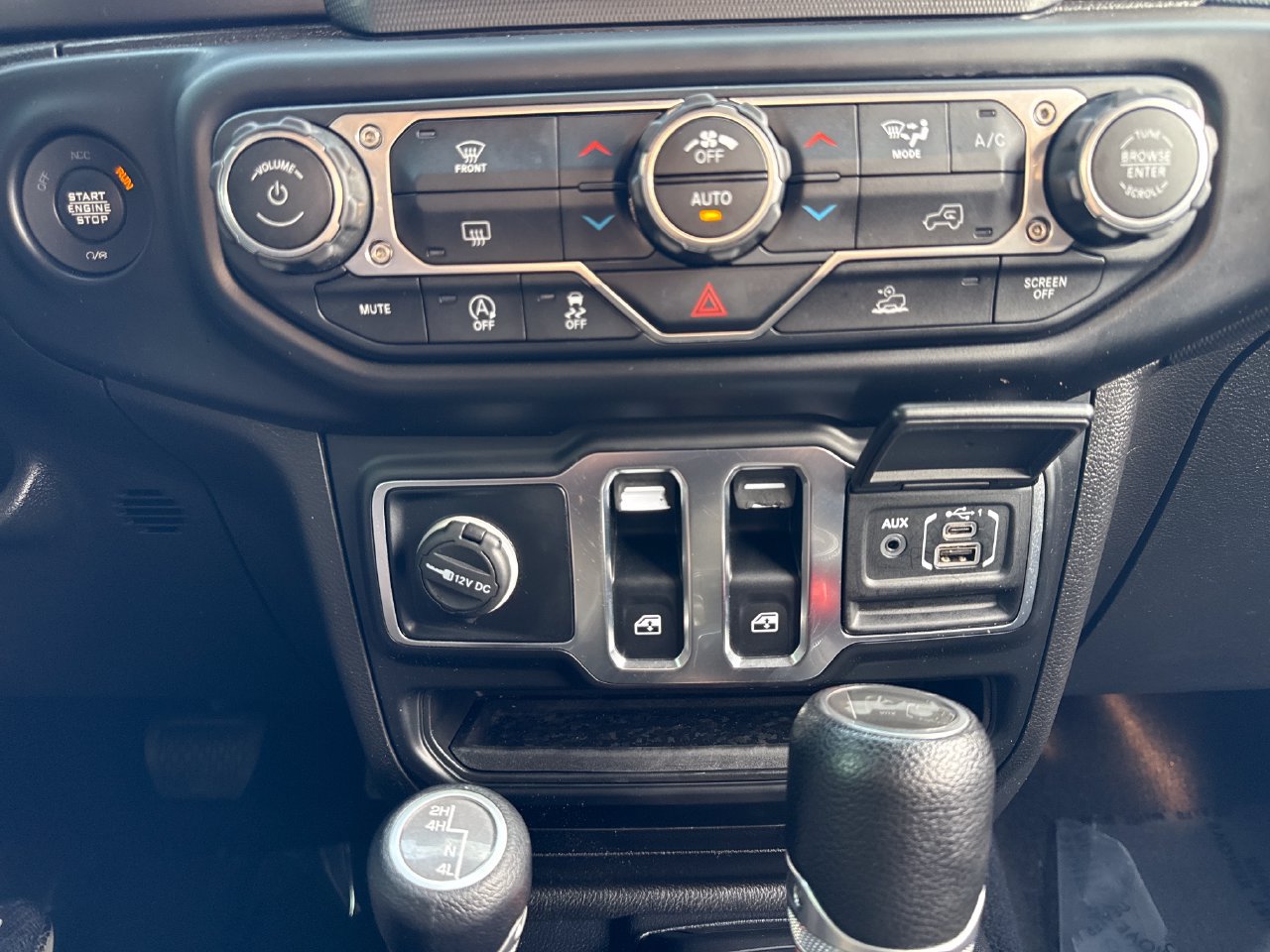 Used 2021 Jeep Wrangler Sport AWD/4WD image 17