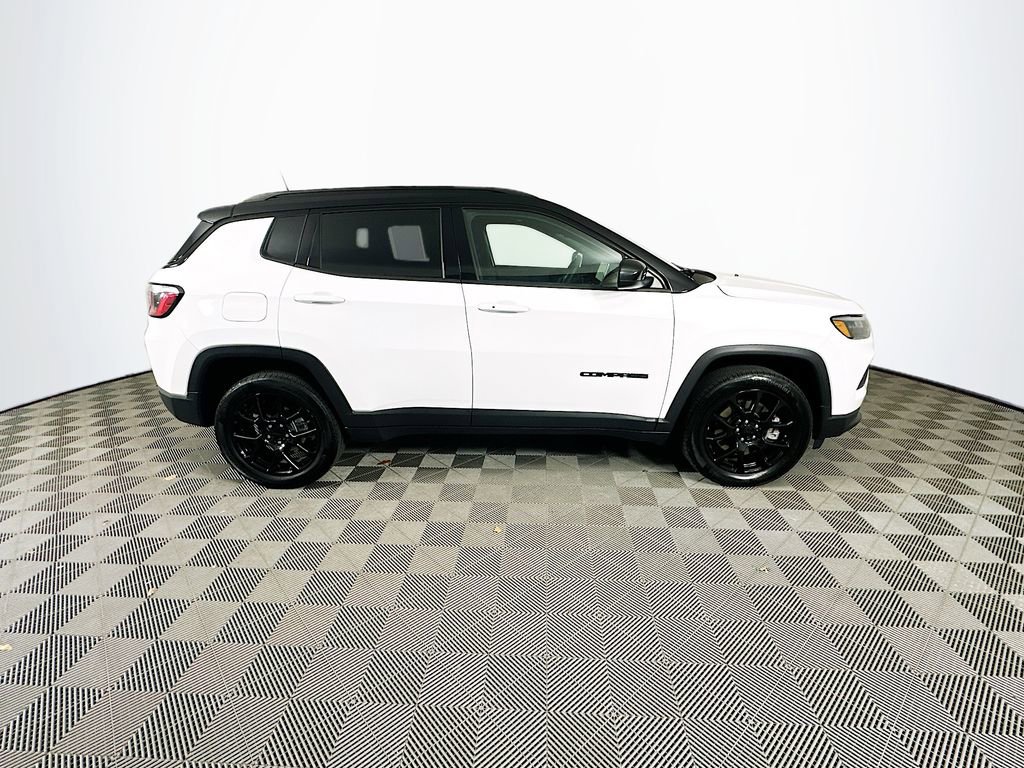 Used 2023 Jeep Compass Altitude image 13