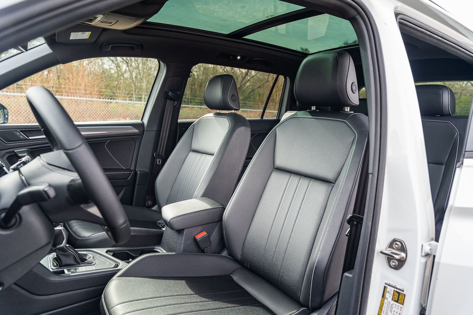 Used 2024 Volkswagen Tiguan SE R-Line image 24