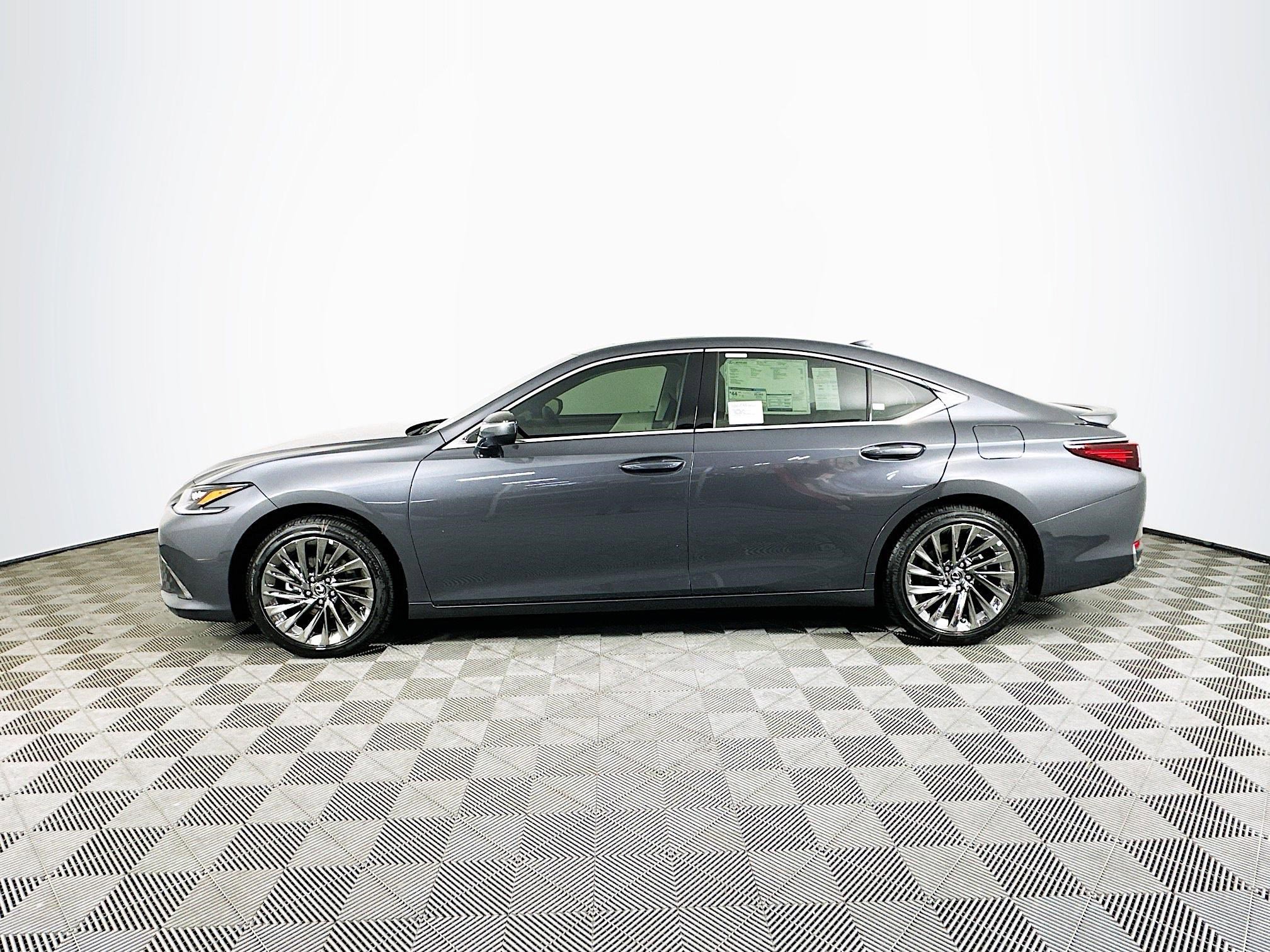 New 2025 Lexus ES 300h w/ Luxury Package image 4