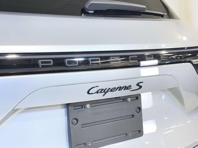 Certified 2023 Porsche Cayenne S AWD/4WD image 16