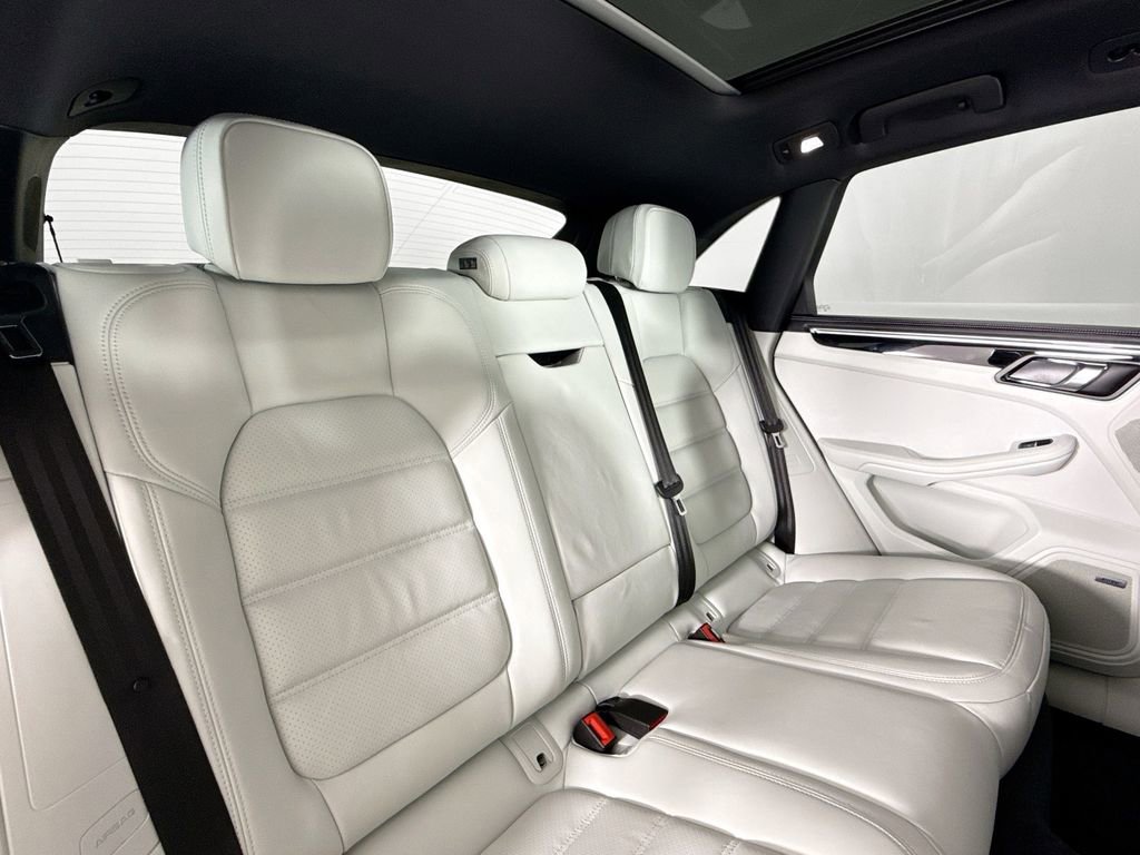 Used 2024 Porsche Macan S image 15