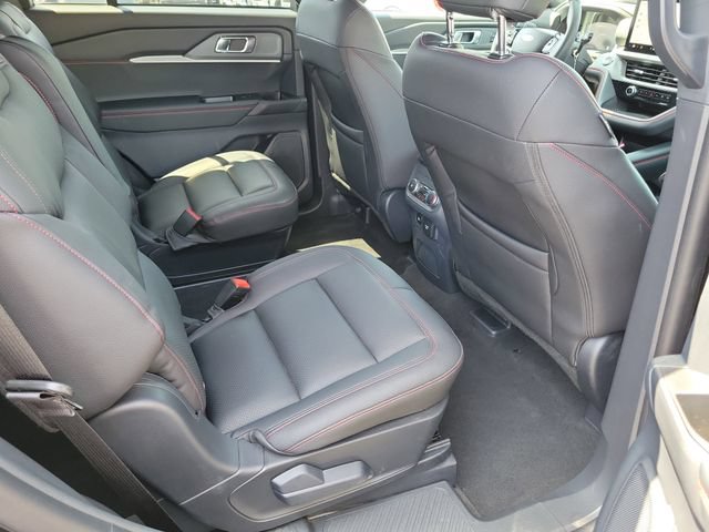 Used 2026 Ford Explorer ST-Line w/ ST-Line Street Pack RWD image 18
