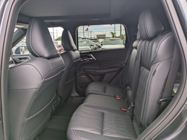 New 2026 Mitsubishi Outlander SEL Black Edition FWD image 14