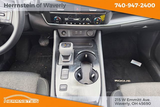 Used 2024 Nissan Rogue SV FWD image 13