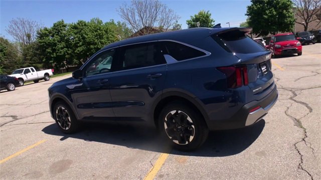 New 2025 Kia Sorento S w/ Panoramic Sunroof Package image 8