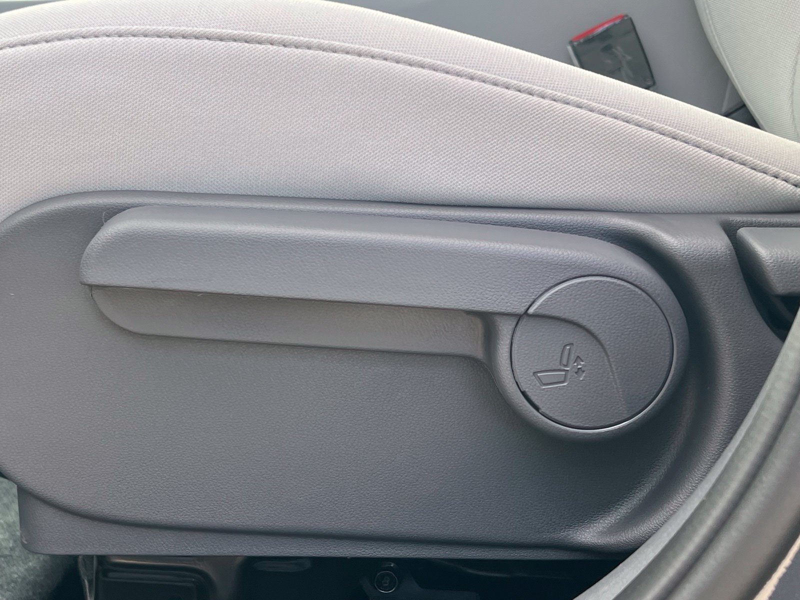 New 2027 Hyundai Kona SE FWD image 23
