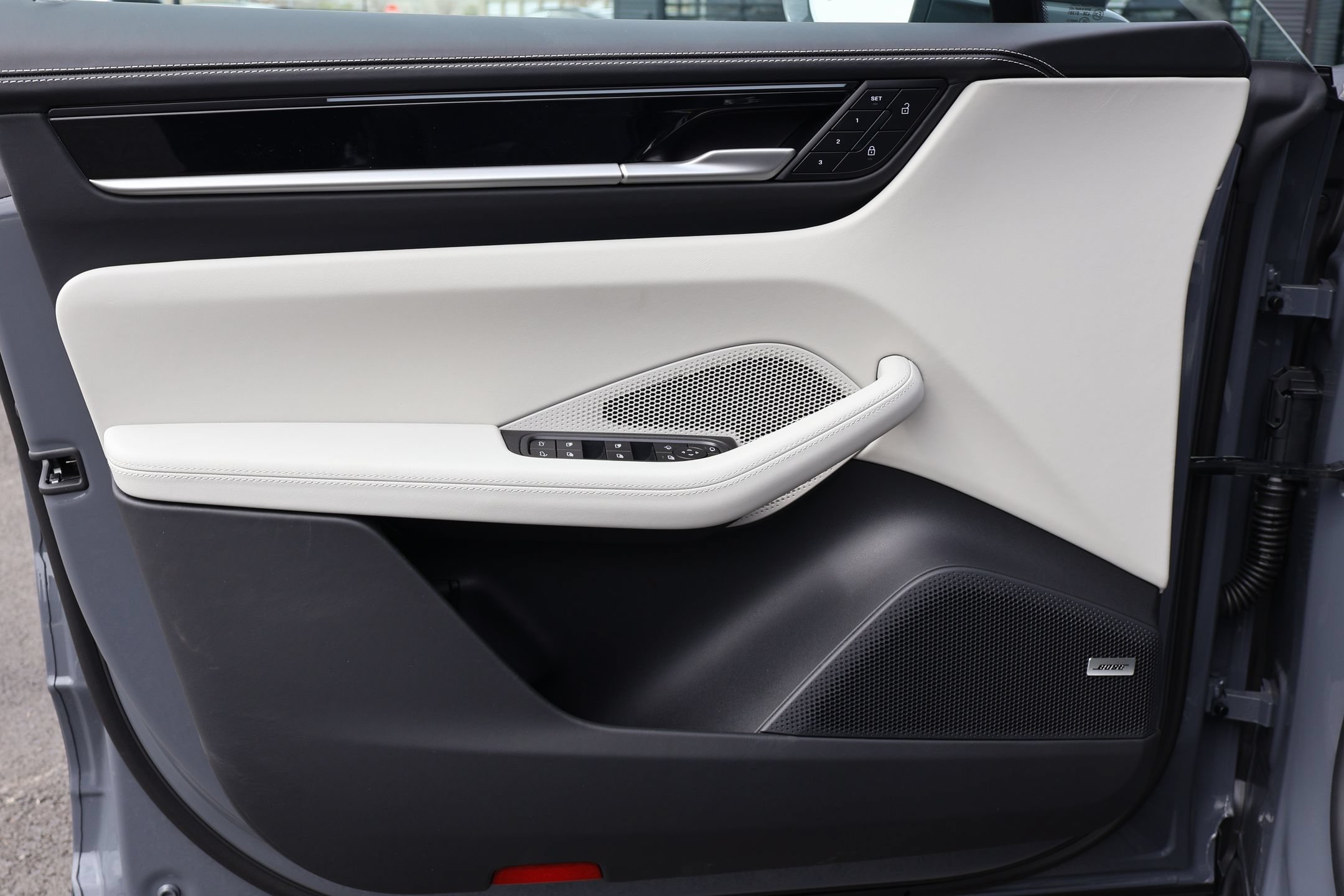 New 2026 Porsche Macan 4S Electric AWD/4WD image 13