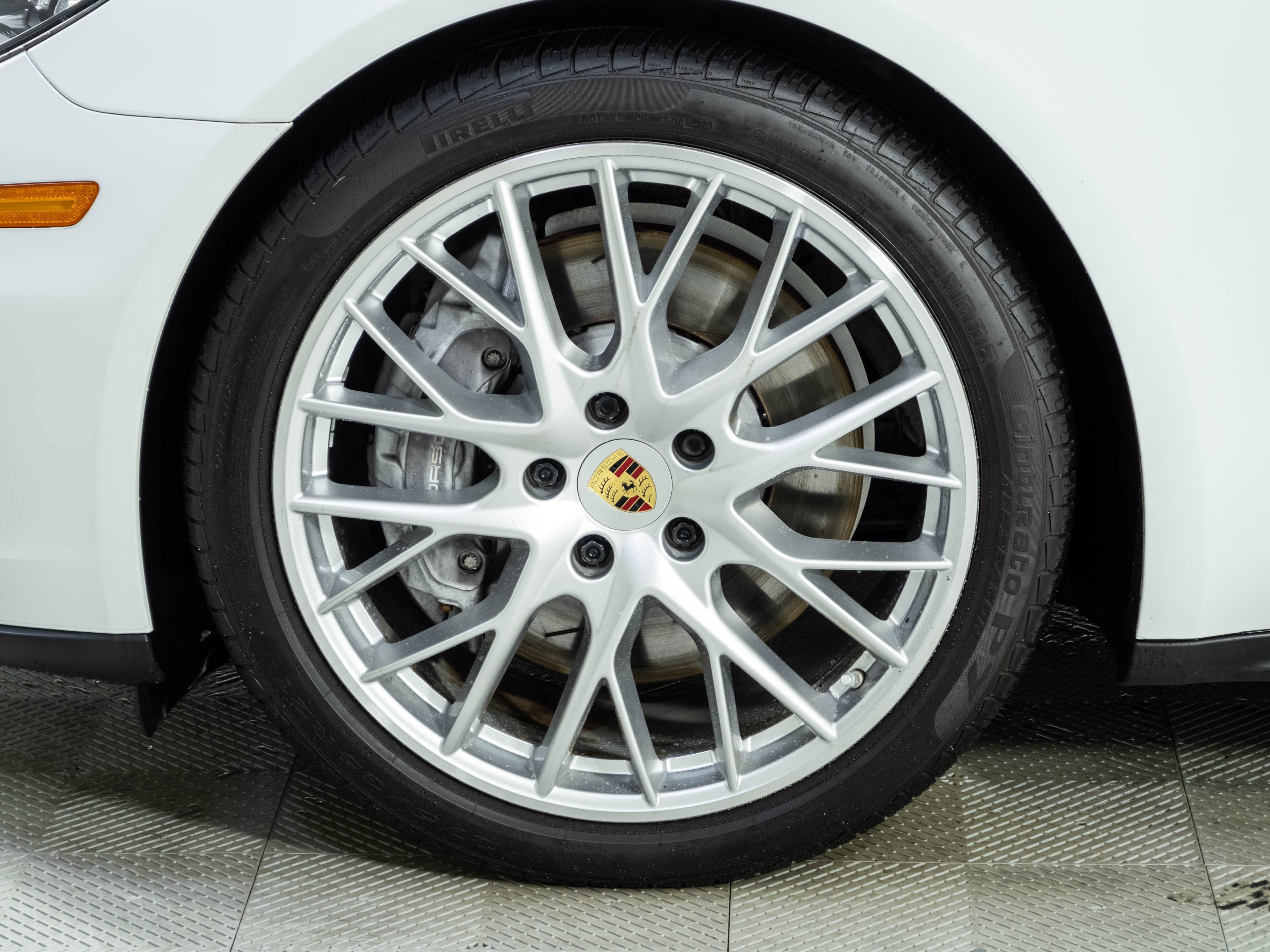 Used 2019 Porsche Panamera 4 AWD/4WD image 38