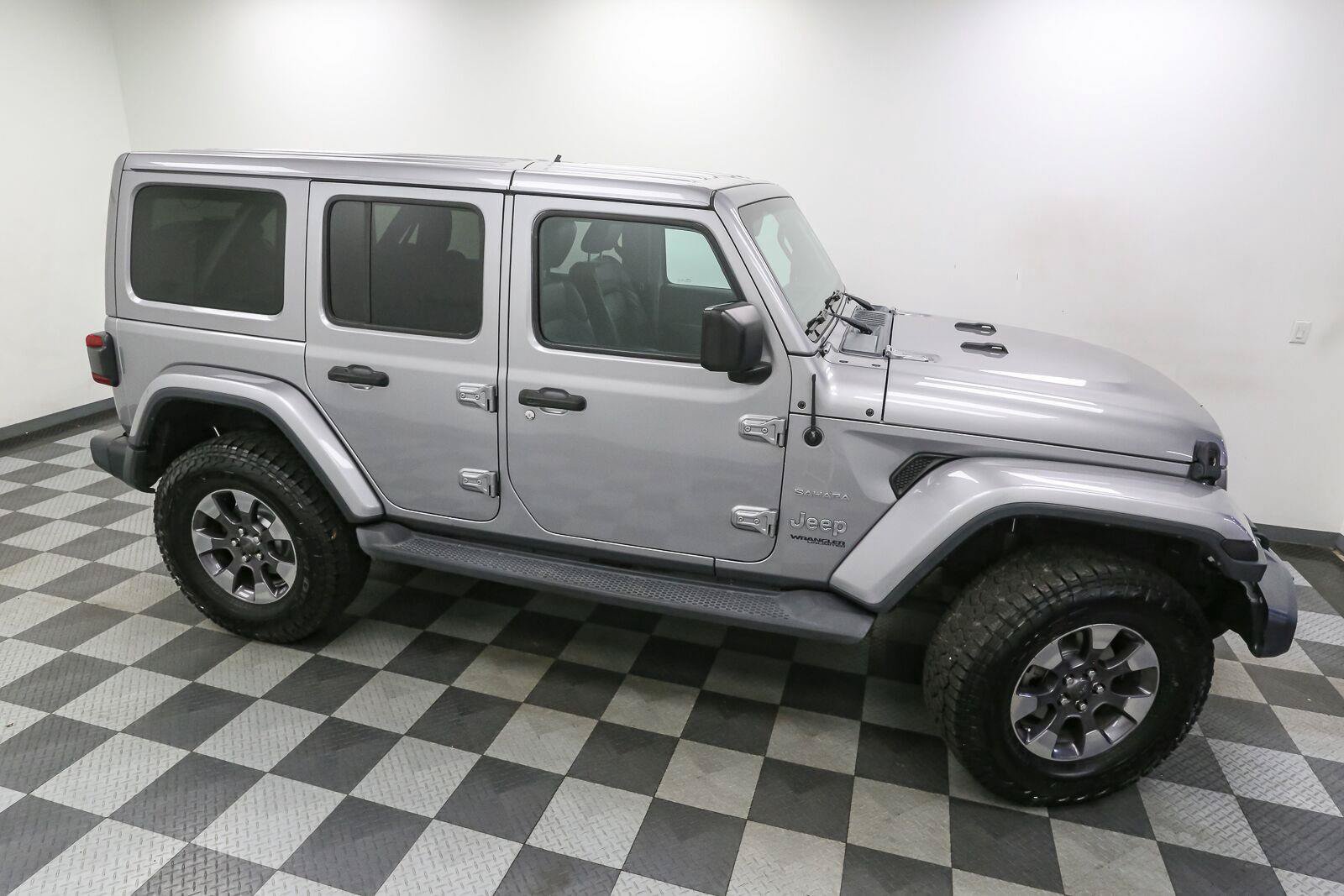 Used 2018 Jeep Wrangler Unlimited Sahara w/ Uconnect 4C Nav & Sound Group AWD/4WD image 5
