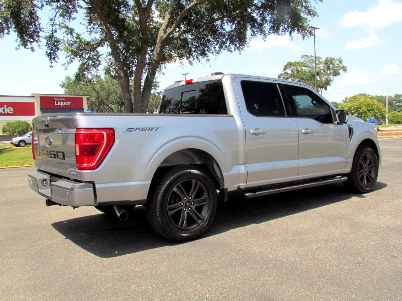 Used 2021 Ford F150 XLT w/ Equipment Group 302A High image 9