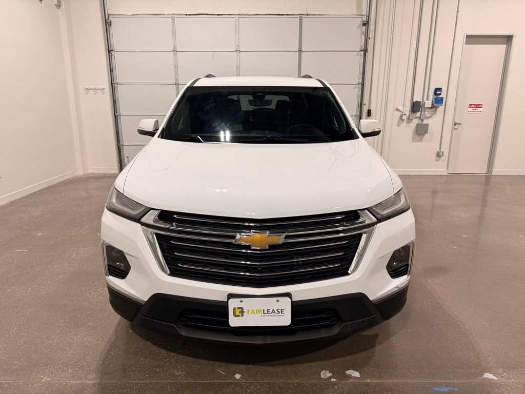 Used 2023 Chevrolet Traverse LT image 2