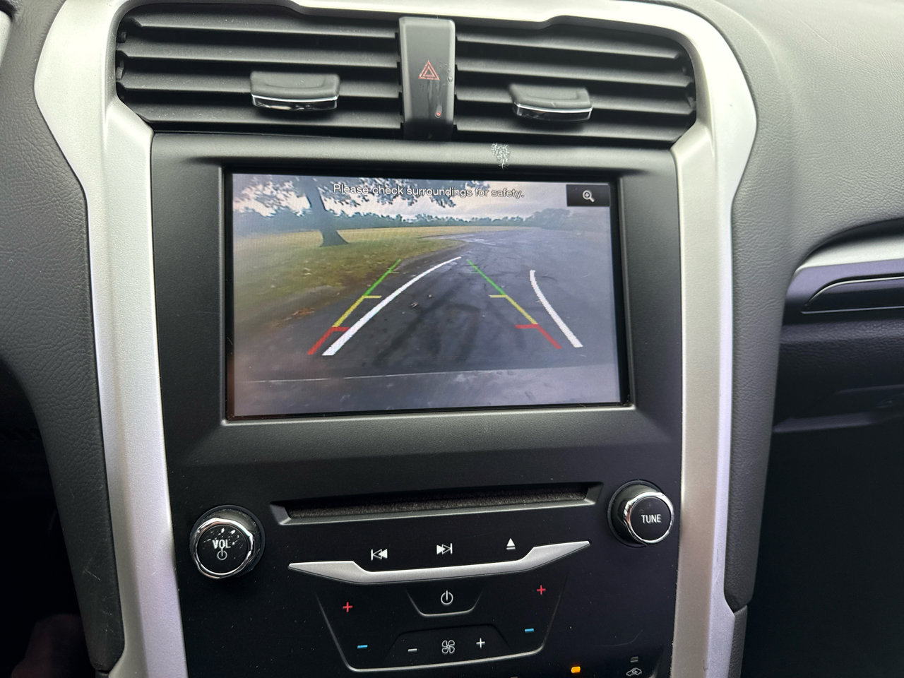 Used 2014 Ford Fusion SE image 18