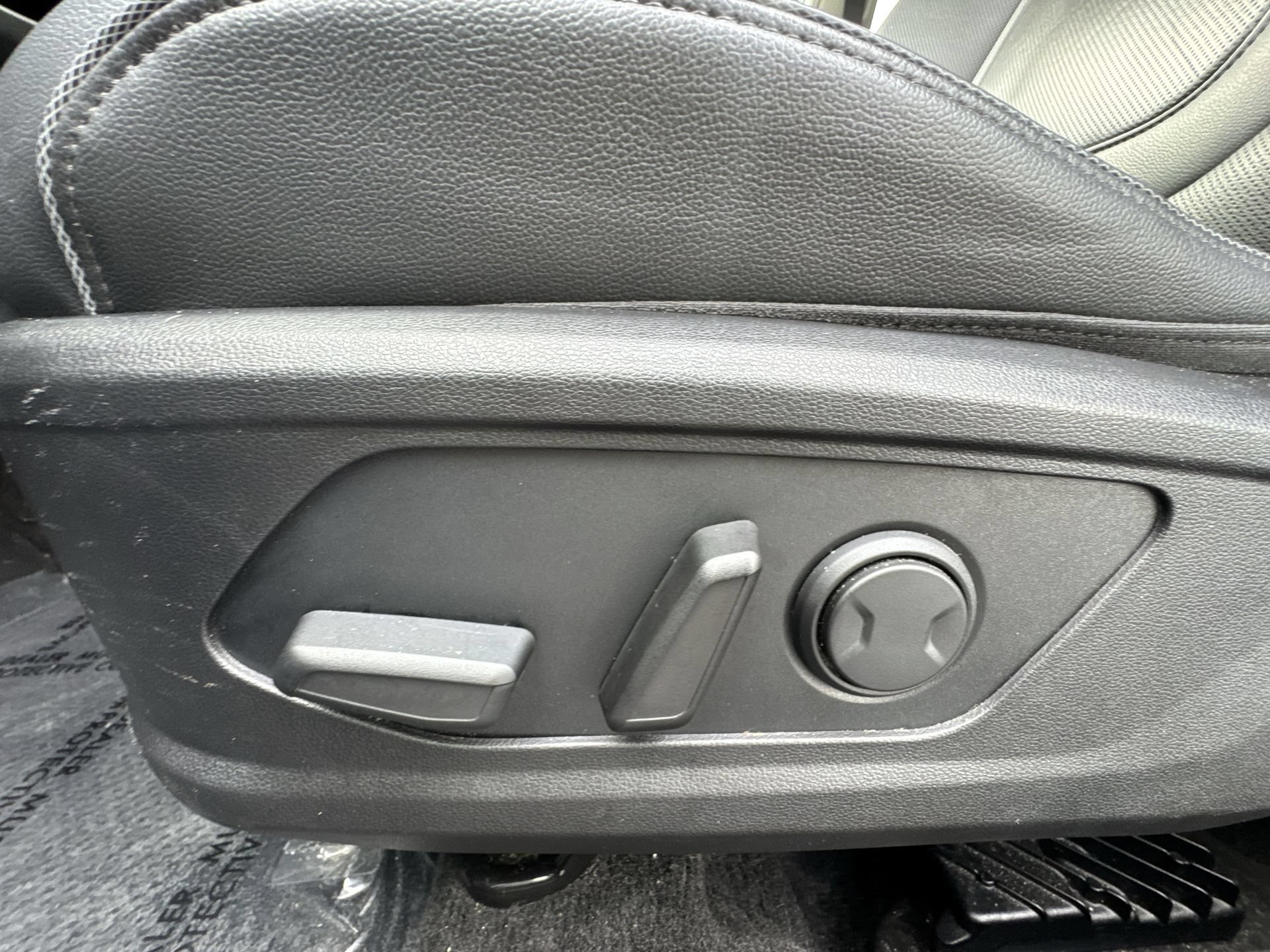 Used 2022 Hyundai Tucson SEL w/ Convenience + Premium Package FWD image 12