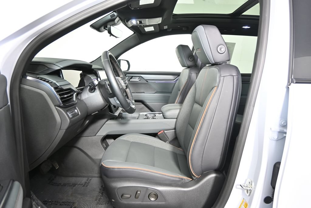 Used 2026 GMC Acadia AT4 w/ Luxury Package AWD/4WD image 21