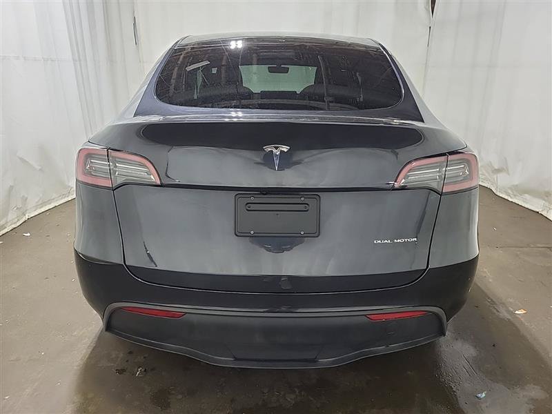 Used 2023 Tesla Model Y Long Range AWD/4WD image 3