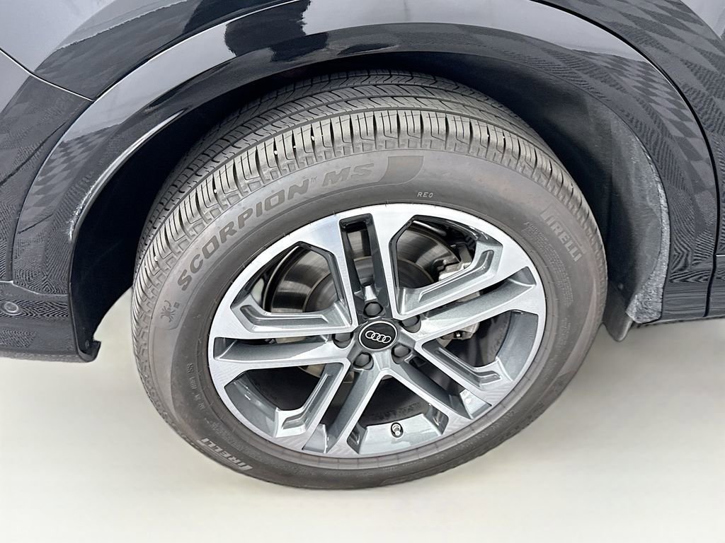Used 2025 Audi Q5 Premium Plus w/ Premium Plus image 33