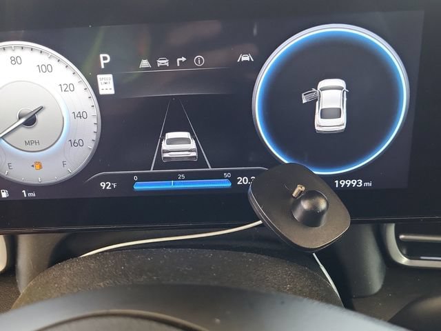 Used 2025 Hyundai Elantra SEL FWD image 6