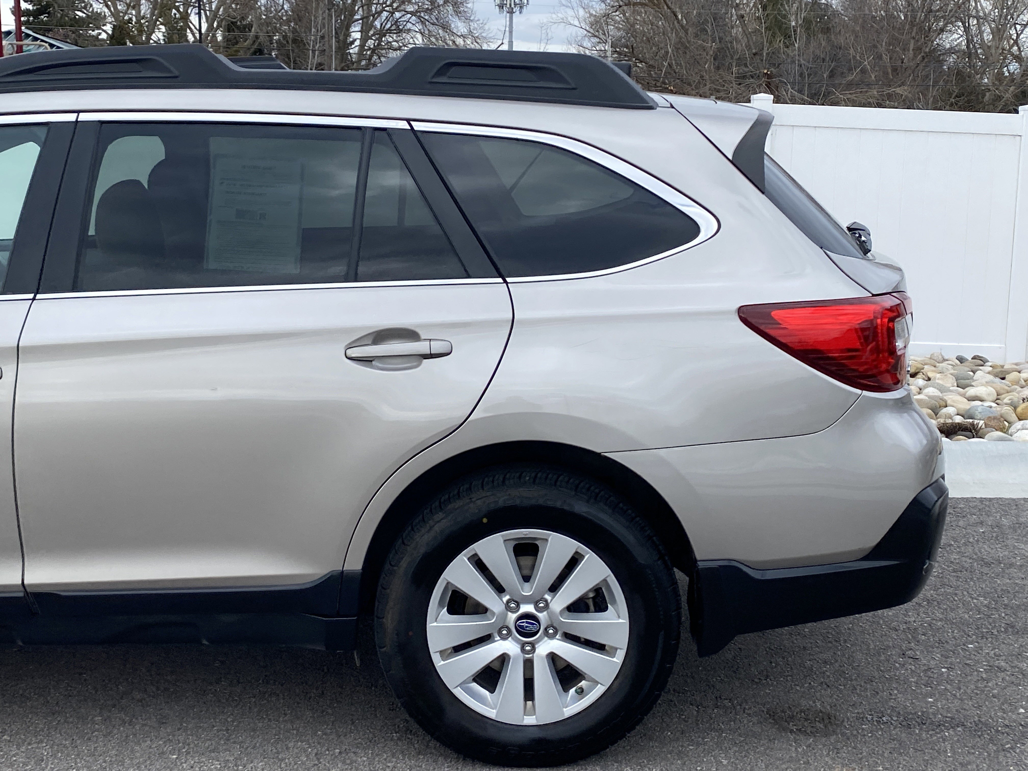 Used 2019 Subaru Outback 2.5i Premium w/ Popular Package #2 image 4