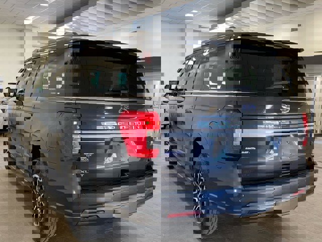 Used 2023 Ford Expedition Max XLT image 5