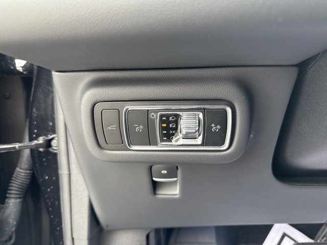 Used 2024 Lincoln Nautilus Premier w/ Equipment Group 102A image 20