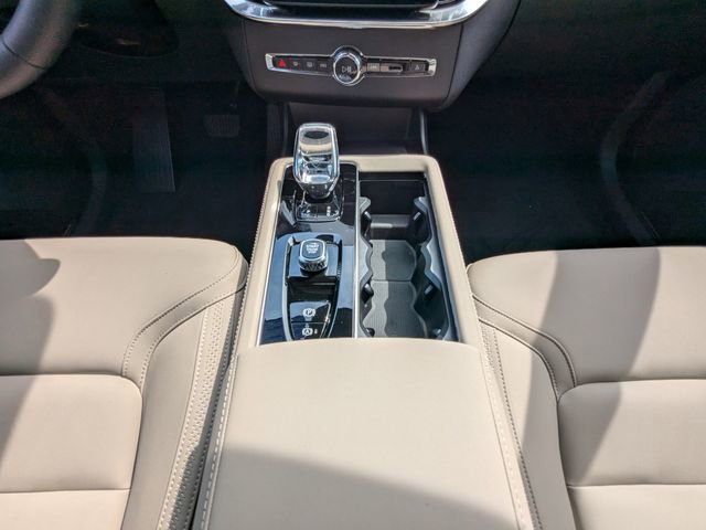 New 2026 Volvo XC90 B6 Plus w/ Protection Package Premier image 20
