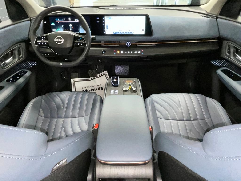 Used 2025 Nissan Ariya Platinum image 18