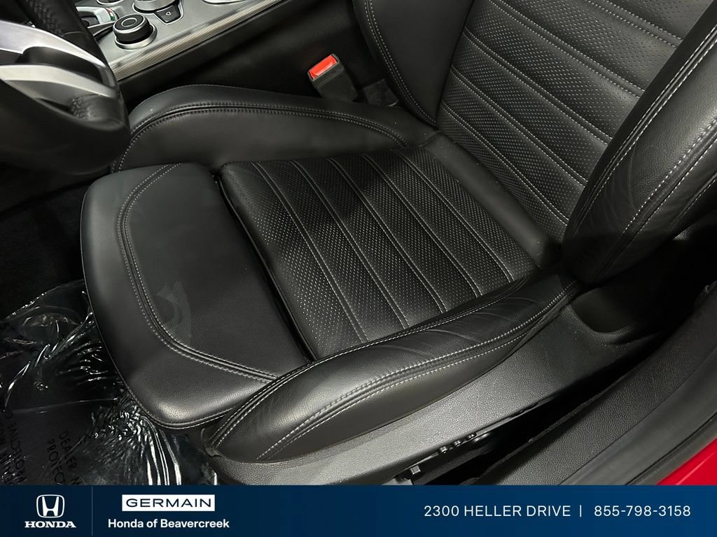 Used 2023 Alfa Romeo Giulia Veloce RWD image 19